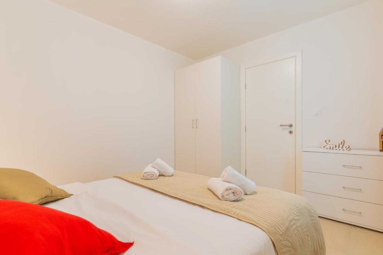 Apartments Lopari เนเรซีน ภายนอก รูปภาพ