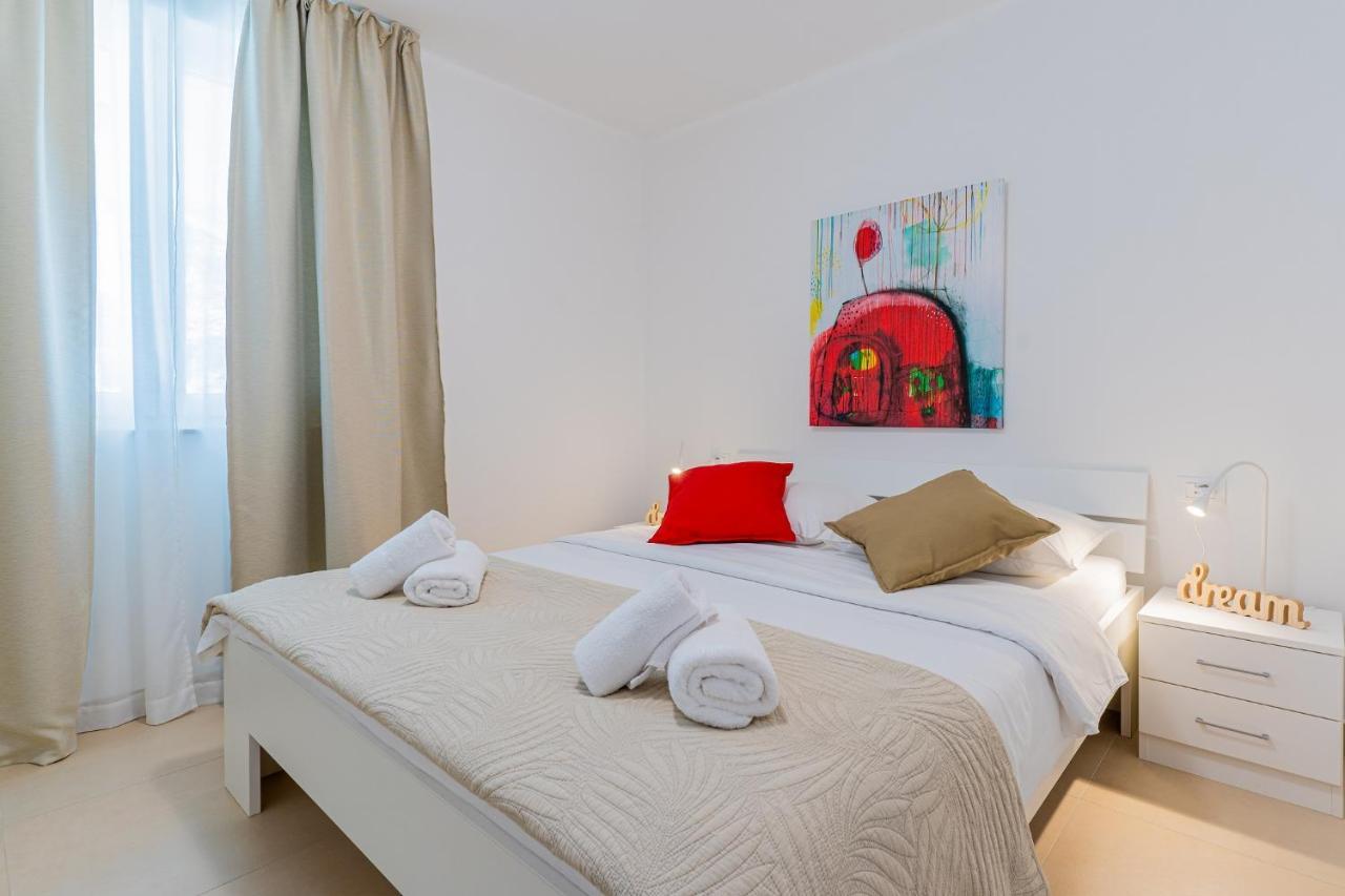 Apartments Lopari เนเรซีน ภายนอก รูปภาพ