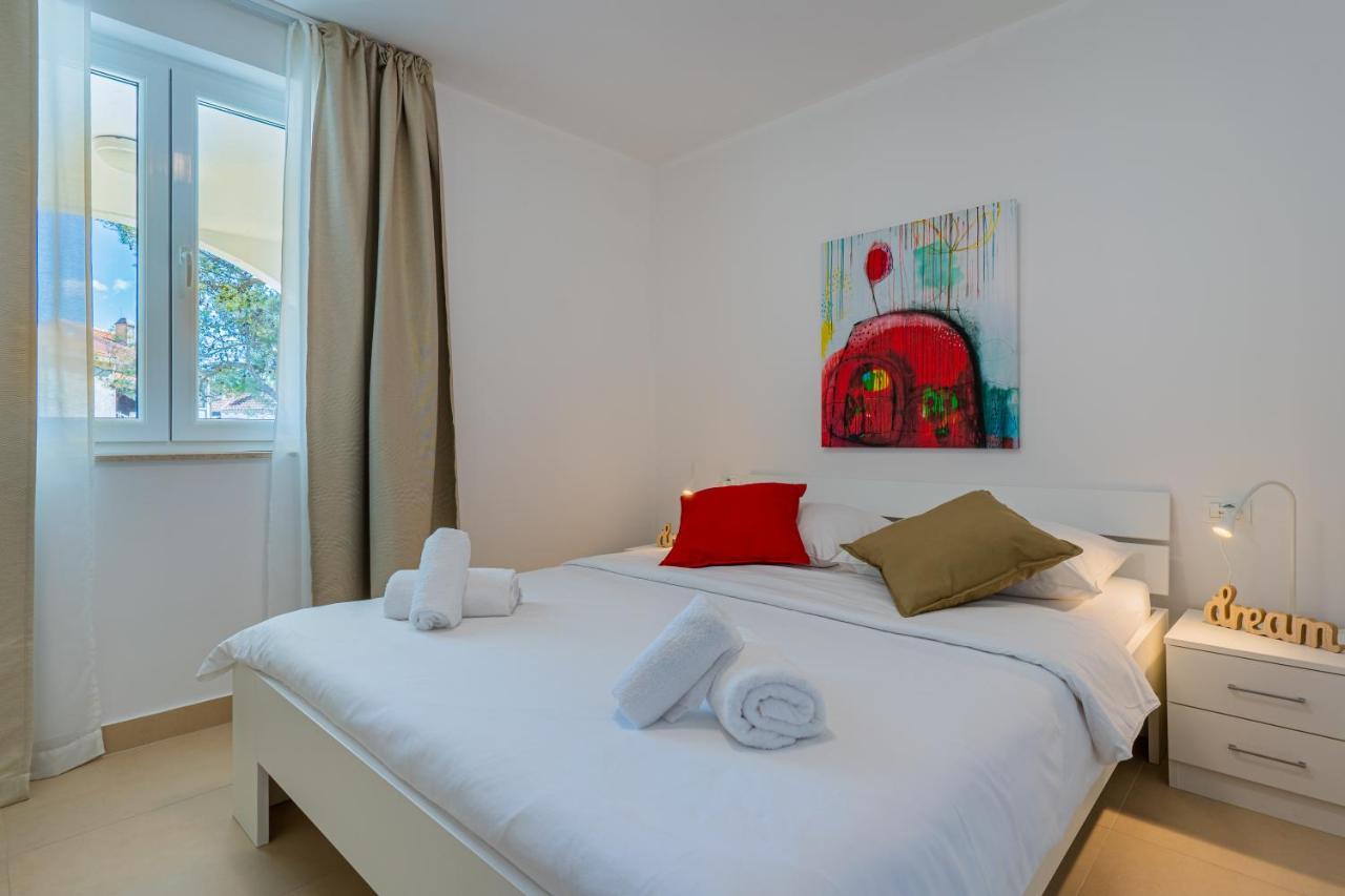 Apartments Lopari เนเรซีน ภายนอก รูปภาพ