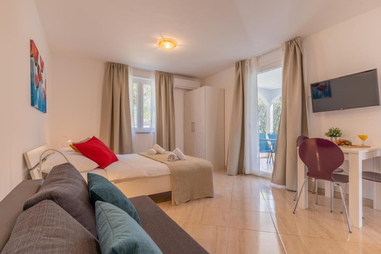 Apartments Lopari เนเรซีน ภายนอก รูปภาพ