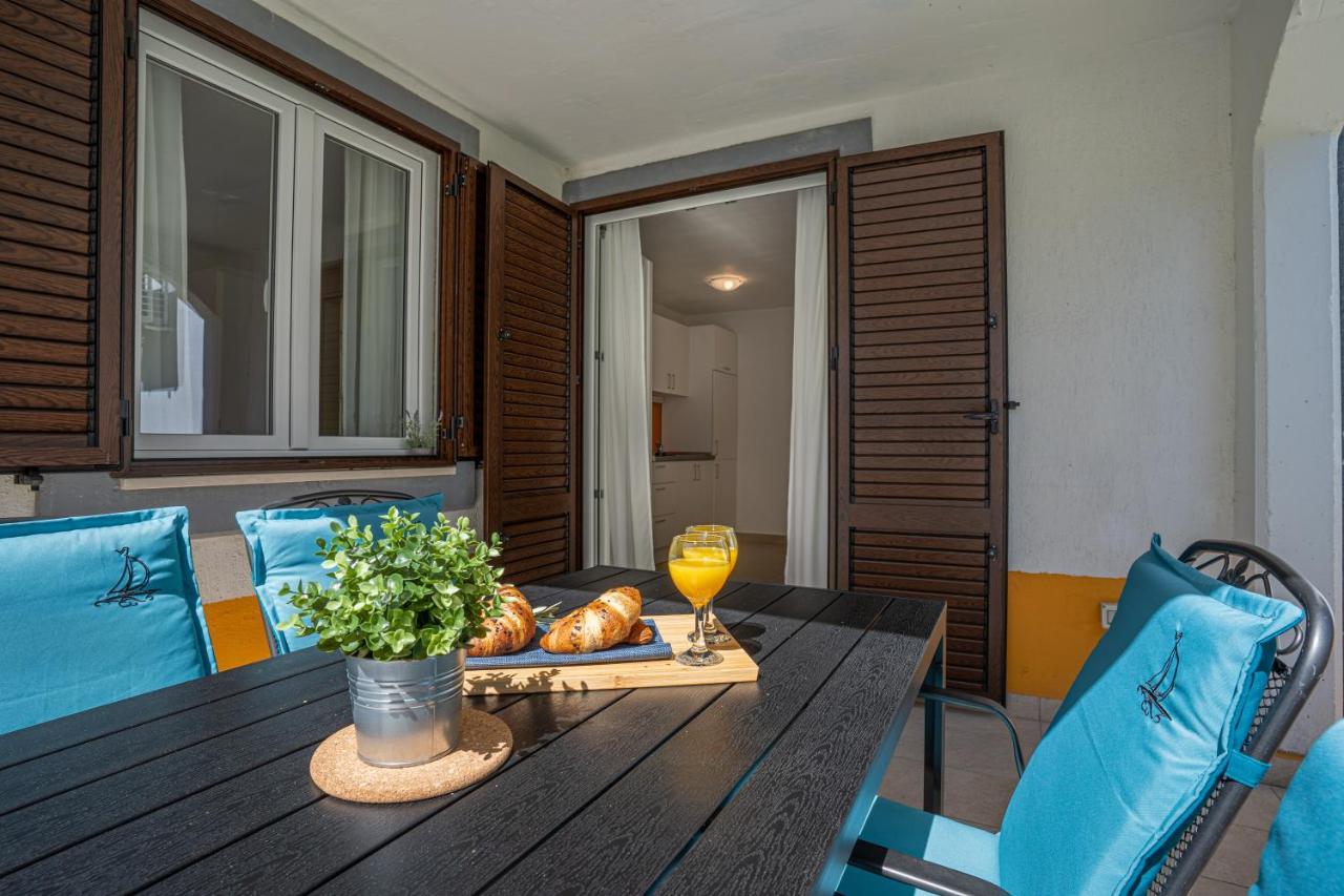 Apartments Lopari เนเรซีน ภายนอก รูปภาพ