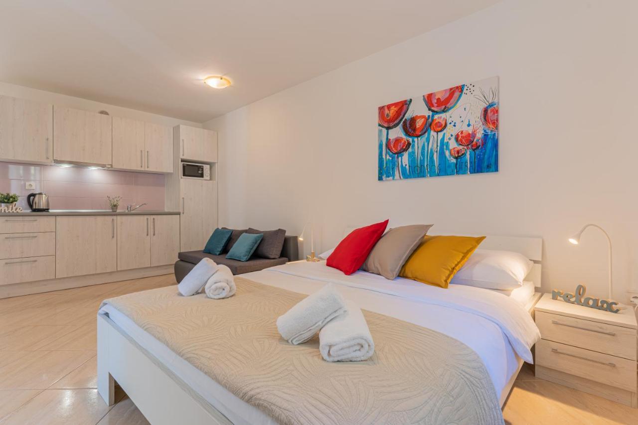 Apartments Lopari เนเรซีน ภายนอก รูปภาพ