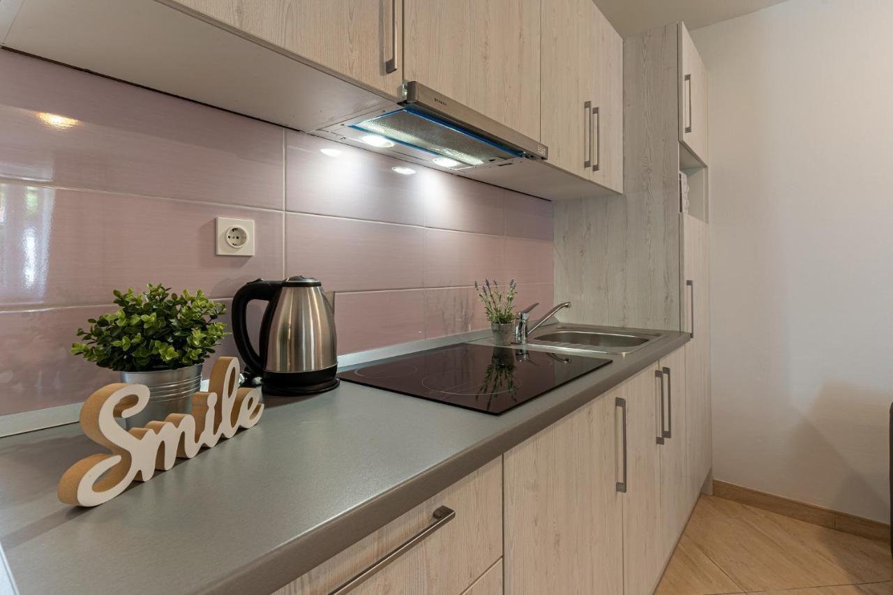 Apartments Lopari เนเรซีน ภายนอก รูปภาพ