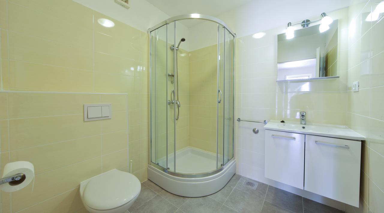 Apartments Lopari เนเรซีน ภายนอก รูปภาพ